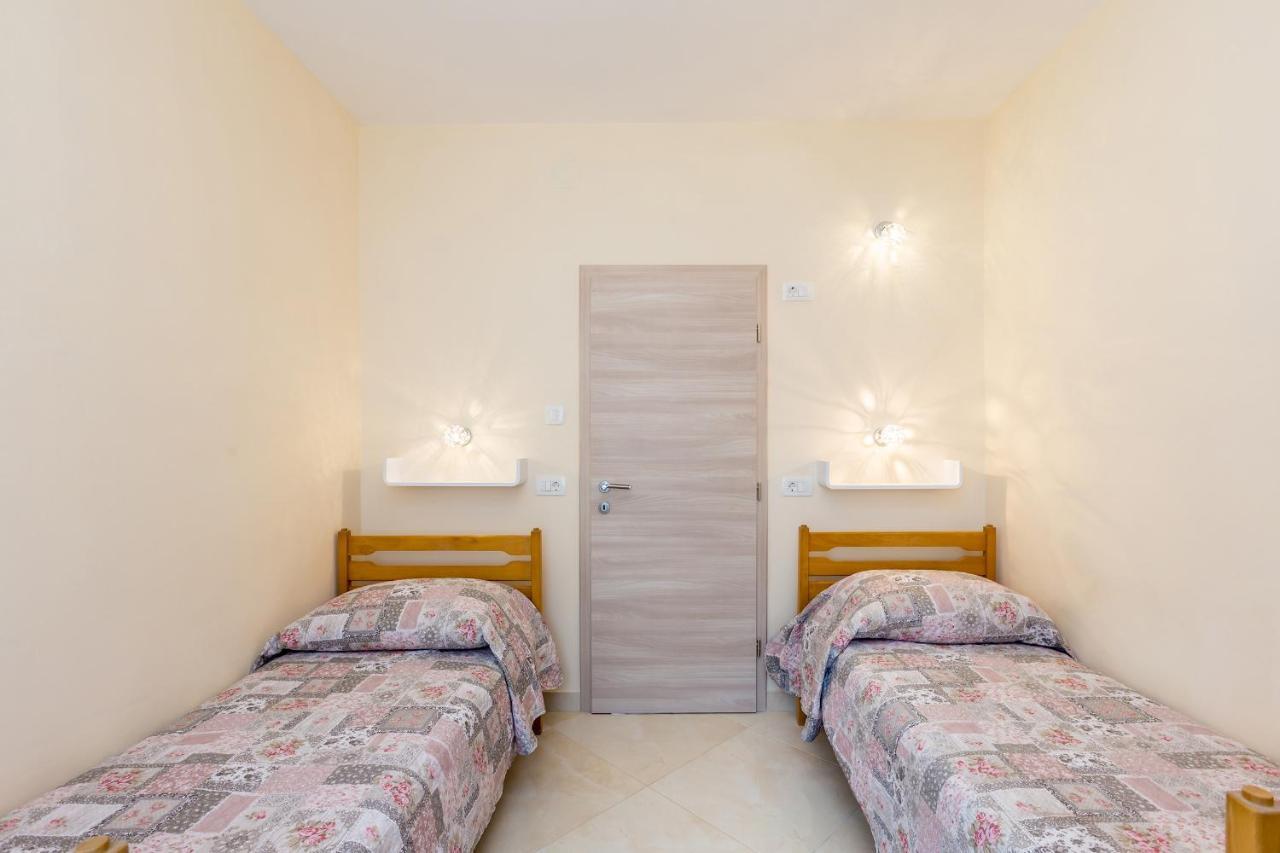 Apartman Vesna Malinska Exterior foto